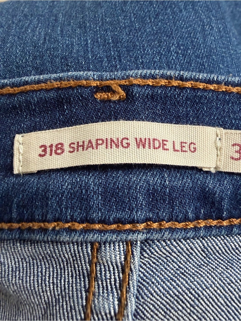 Levi's Women's 318 Shaping Wide Leg Jeans Size 32 - Picture 8 of 11